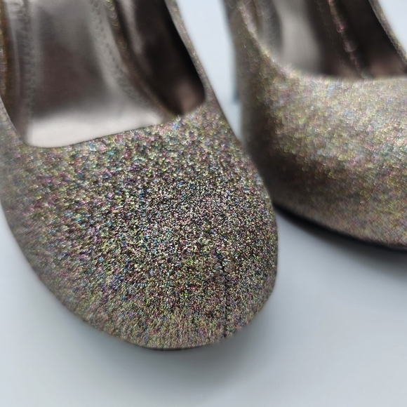 Le Chateau Women's Gold/Champagne Muti Color Glitter, Round toe Heels, New - Picture 11 of 14